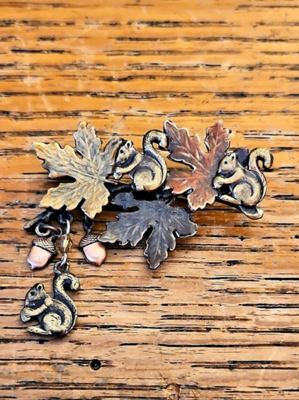 Squirrel Acorn Leaf Brooch in Brown & Black